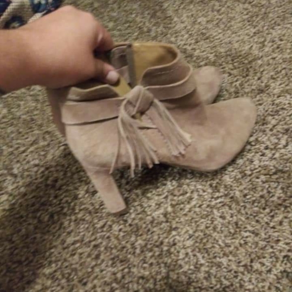 Beautiful Heeled Boots! - Picture 4 of 4